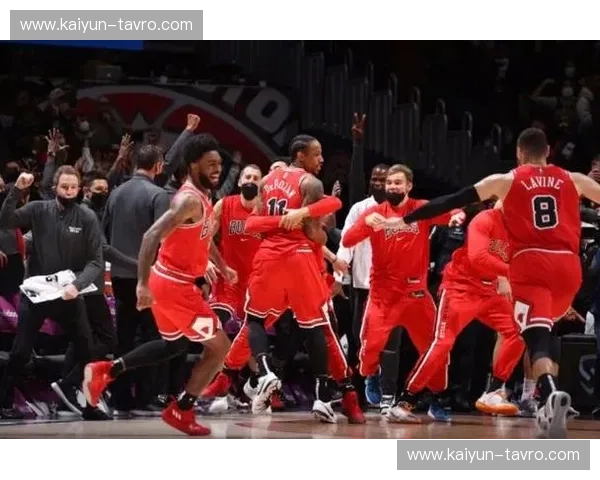 红色风暴席卷航天城：休斯顿火箭vs芝加哥公牛，不仅仅是一场季前赛的青春礼赞